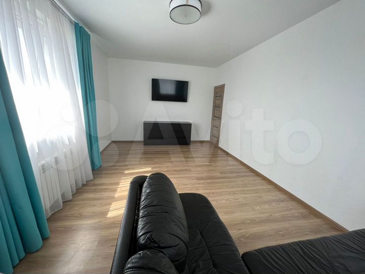 2-к. квартира, 70 м², 10/17 эт.