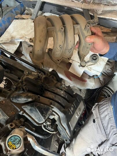 Воздушный коллектор Volkswagen Jetta