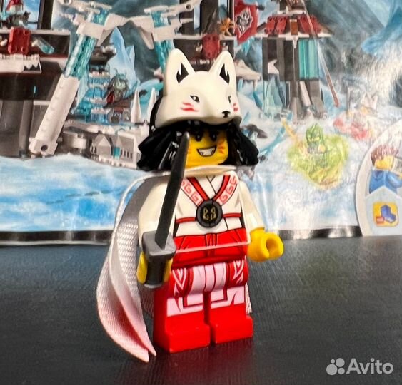 Фигурка lego akita из набора 70678