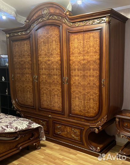 Спальный гарнитур