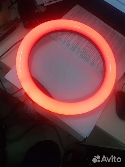 Кольцевая светодиодная лампа
