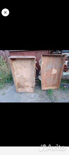 Старинный деревянный чемодан