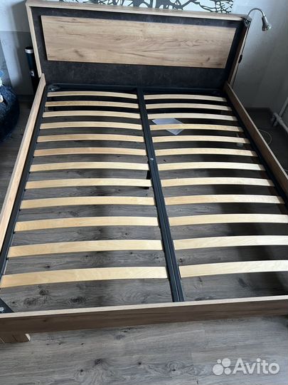 Кровать двухспальная с матрасом бу 160 200