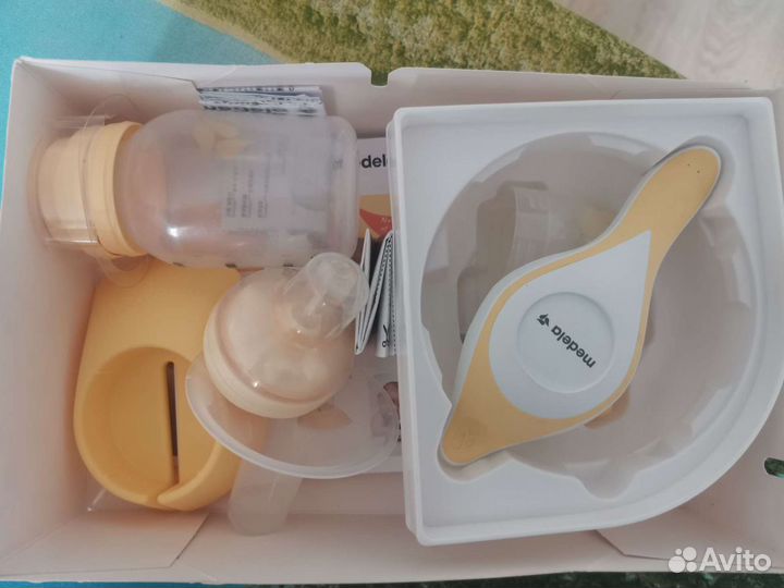 Молокоотсос ручной medela