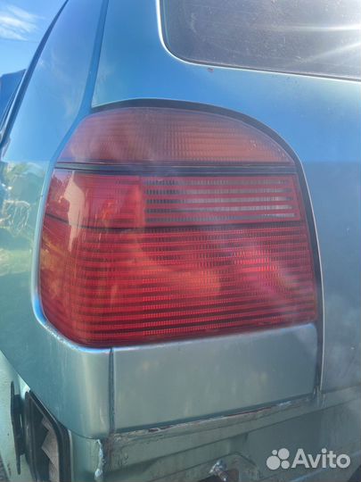 Задний левый фонарь VW Golf 3
