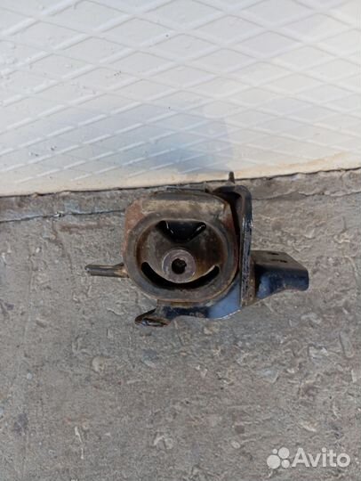 Запчасти на toyota avensis т250