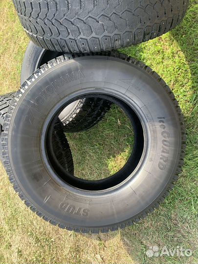 Yokohama 104ZR 265/65 R17