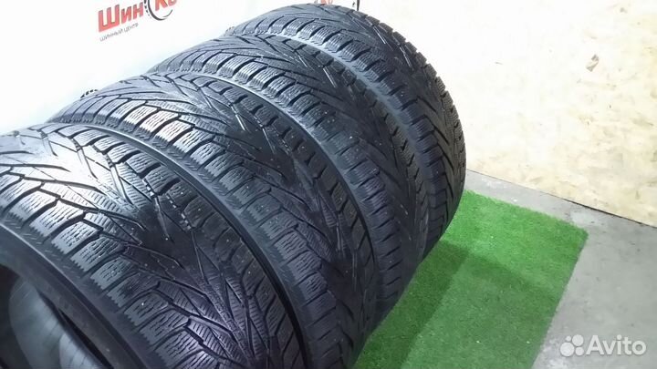 Nokian Tyres Hakkapeliitta R2 SUV 235/55 R17
