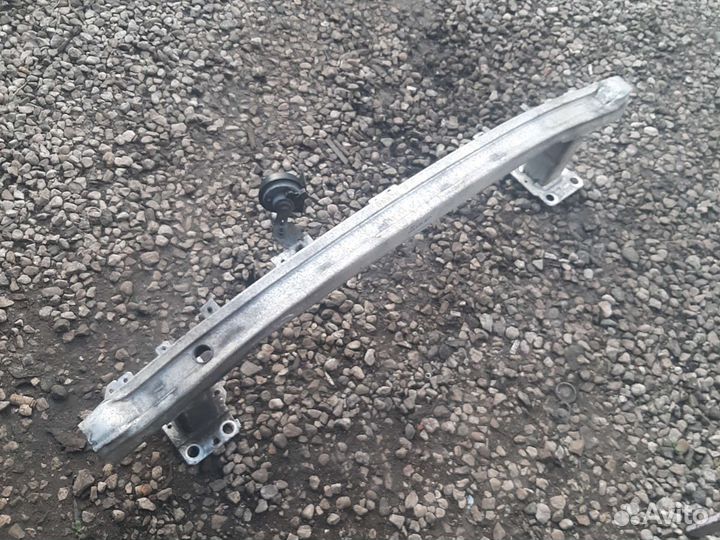 Усилитель переднего бампера Рено Сценик 3