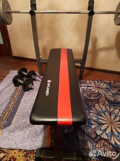 Скамья для жима со стойками, штангой и гантелями