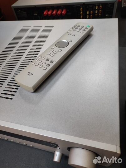 Ресивер Arcam AVR-100