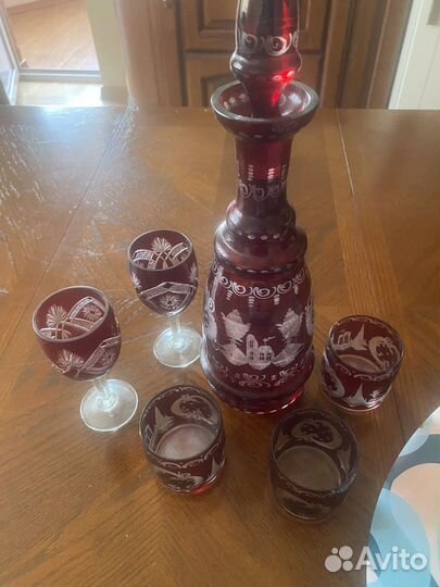 Графин, 3 стаканы и 2 хрустальных фужера