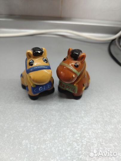 Статуэтки,фигурки