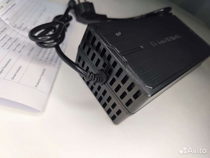 Зарядное устройство 60v (67.2v) 5.0 Ампер