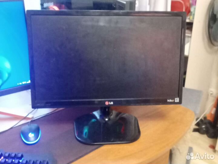 Монитор LG 19