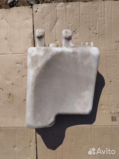 Бачок омывателя Nissan Note 1 (E11)