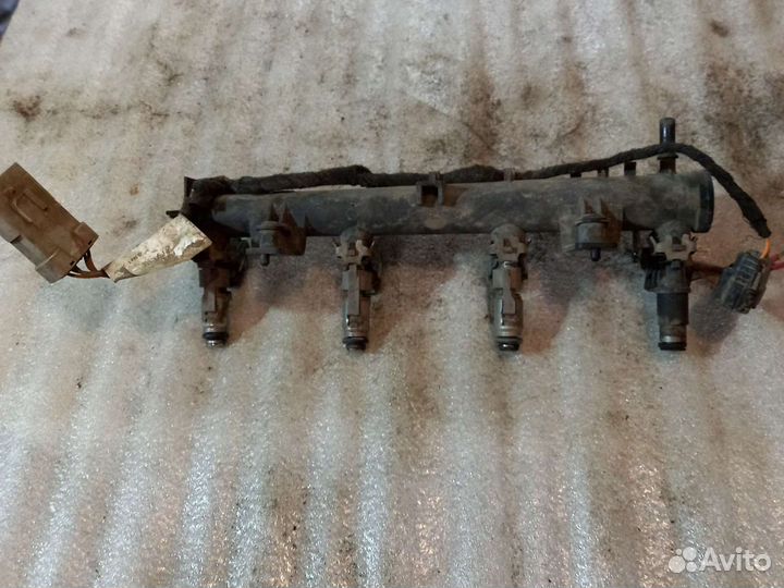 Топливная рейка Peugeot 307