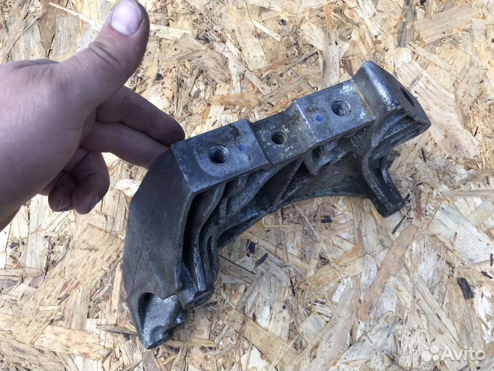 Кронштейн двигателя 1.8 TSI, Passat CC