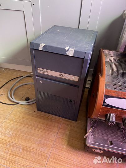 Льдогенератор CB 184 W