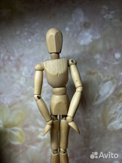 Манекен художнственный. Деревянный человек