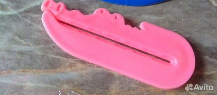 Выдавливатель зубной пасты 