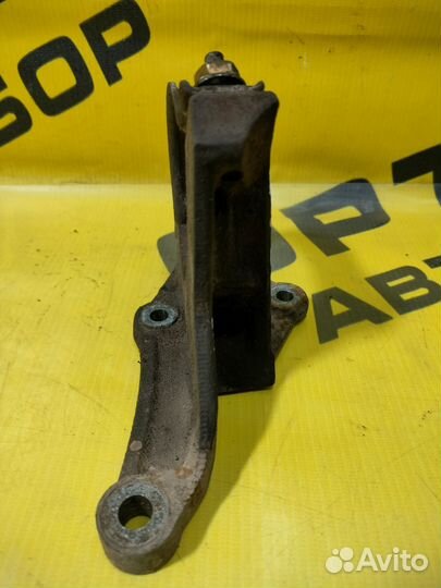 Кронштейн полуоси передний правый Ford Fusion