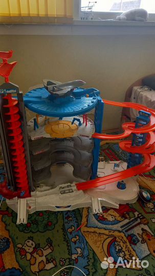 Hot wheels мега гараж