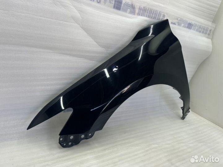 Крыло переднее левое Toyota Camry V70/V75