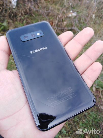 Samsung Galaxy S10e, 6/128 ГБ
