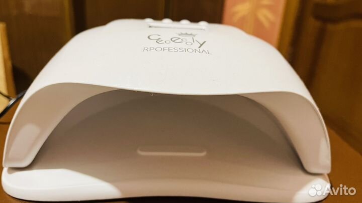 Лампа для маникюра новая