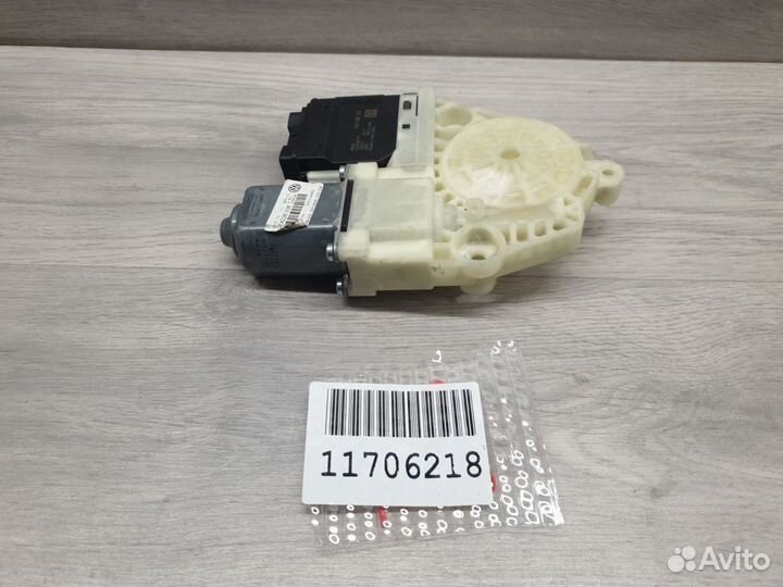 Моторчик стеклоподъёмника задний правый Volkswagen Passat B7 2011-2015