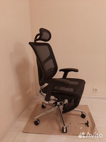 Эргономичное кресло Expert Star с подножкой