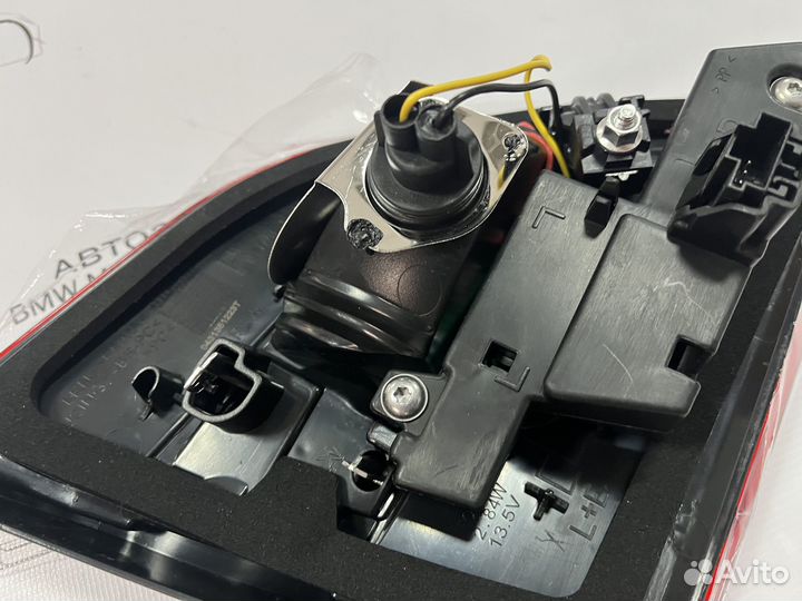 Правый фонарь Mercedes ML w166 крышки багажника