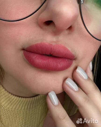 Перманентный макияж бровей губ и век татуаж