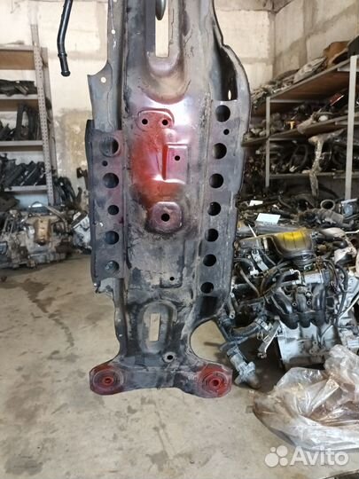 Подрамник задний Toyota Camry 50