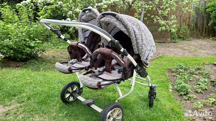 Коляска для двойни