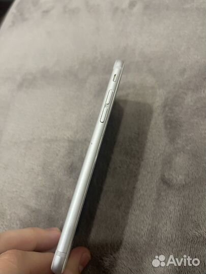 Телефон iPhone 6 на 64 gb