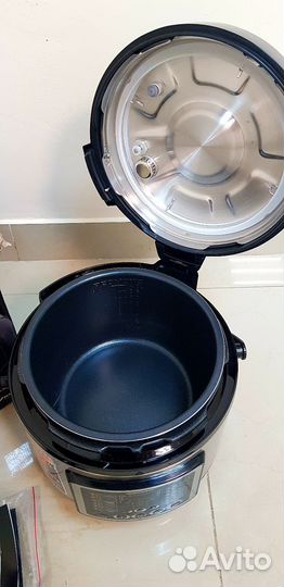 Новая мультиварка-скороварка redmond