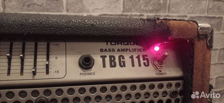 Басовый комбоусилитель