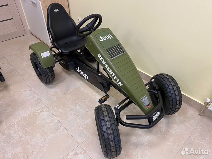 Веломобиль Berg Jeep Revolution