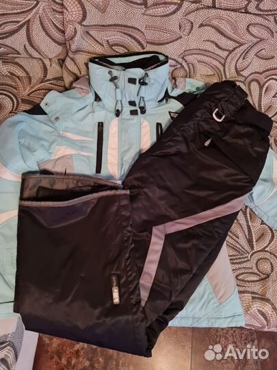 Горнолыжный костюм женский