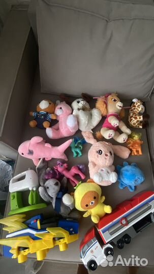 Игрушки (мягкие, машинки)