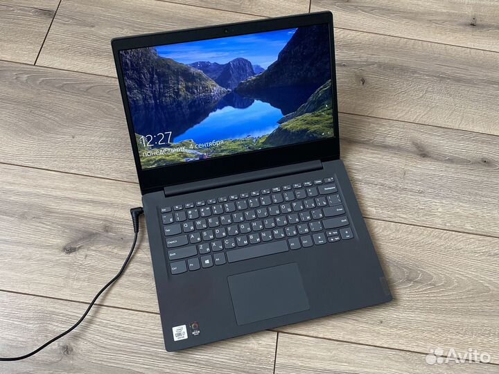 Ноутбук lenovo v14-IIL, i7, ssd 250, 12 gb Ram