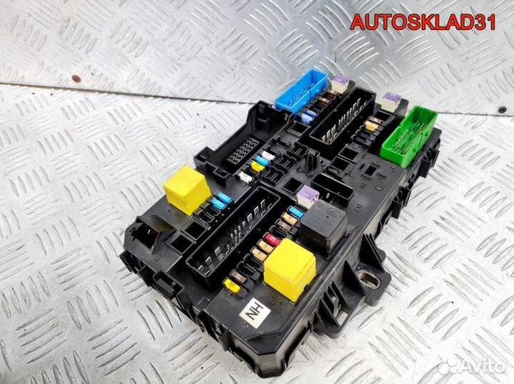 Блок предохранителей Opel Astra H 13220829 Cabrio