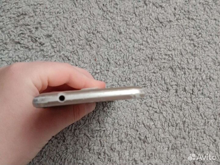 Телефон Samsung