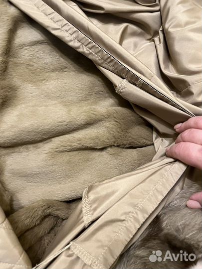 Парка с мехом новая