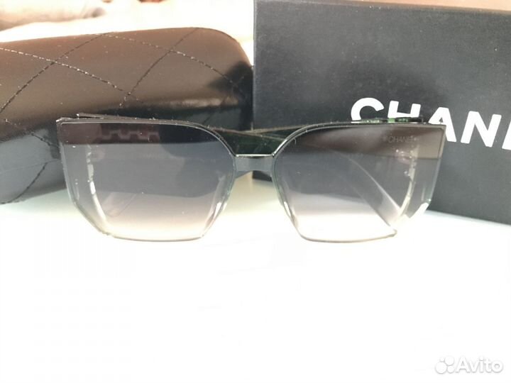 Очки солнцезащитные брендовые c чехлом