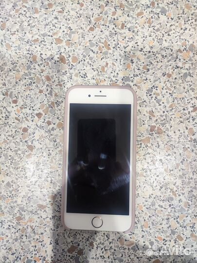 Телефон iPhone 8 64 gb