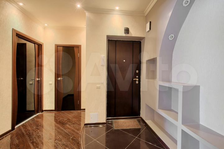 2-к. квартира, 80 м², 3/6 эт.