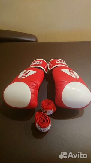 Боксерские перчатки 10 oz
